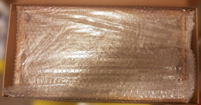 Φυσική Κηρήθρα Μελιού σε πλαίσιο - Image 2